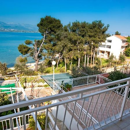 Apartments Sanda - 10 M From The Beach Trogir Exterior foto