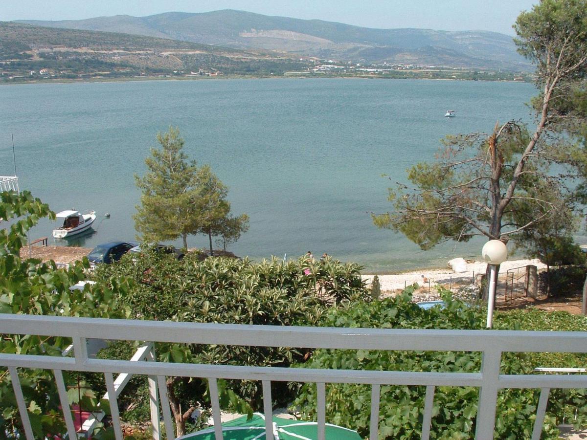 Apartments Sanda - 10 M From The Beach Trogir Exterior foto