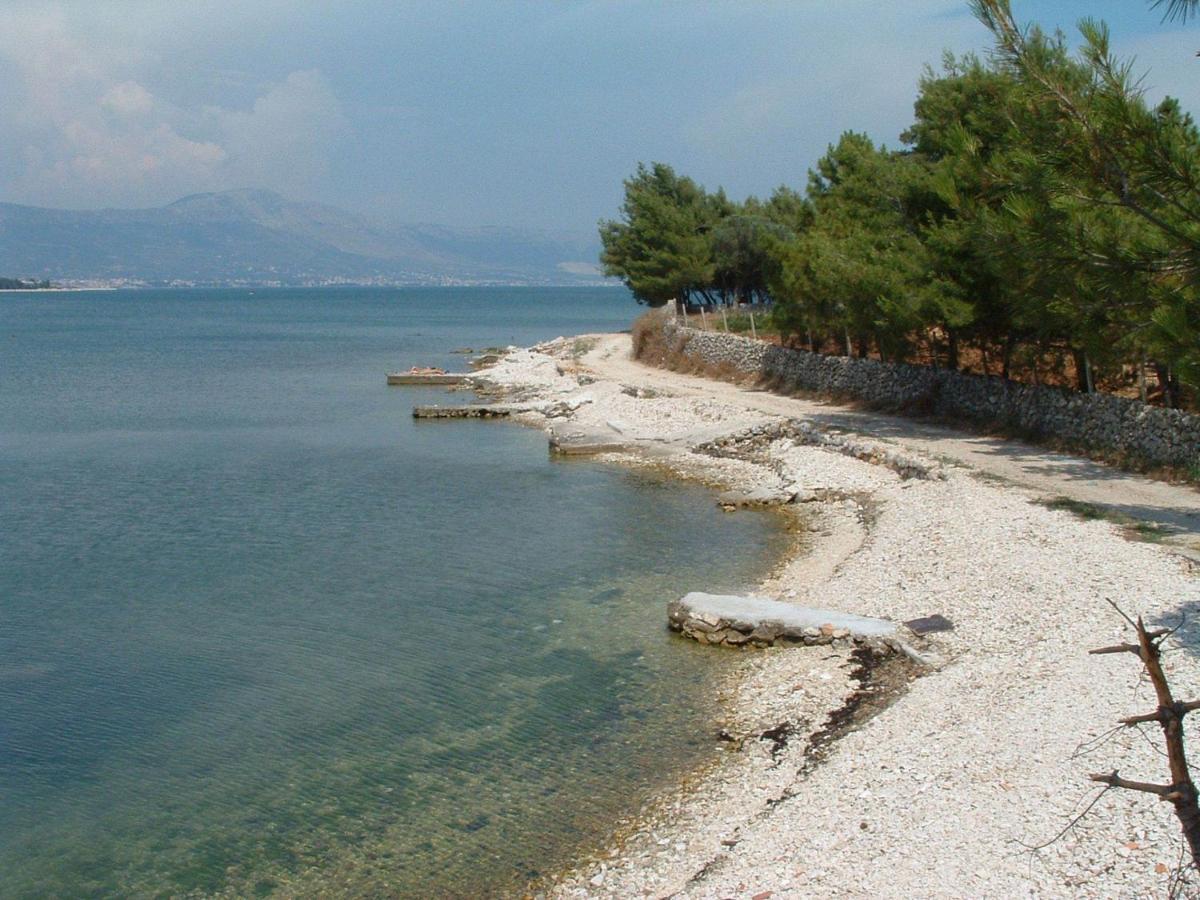 Apartments Sanda - 10 M From The Beach Trogir Exterior foto