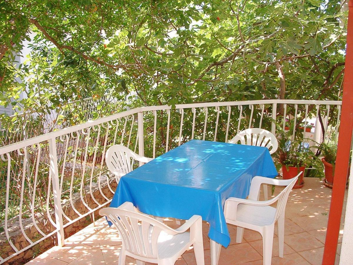 Apartments Sanda - 10 M From The Beach Trogir Exterior foto